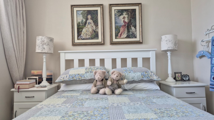 2 Bedroom Property for Sale in Stilbaai Wes Western Cape